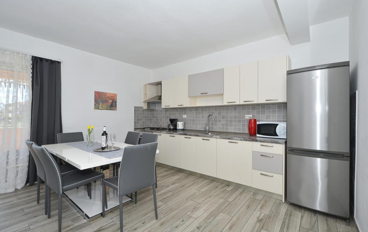 Apartments Luciano セゲット・ヴラニツァ エクステリア 写真